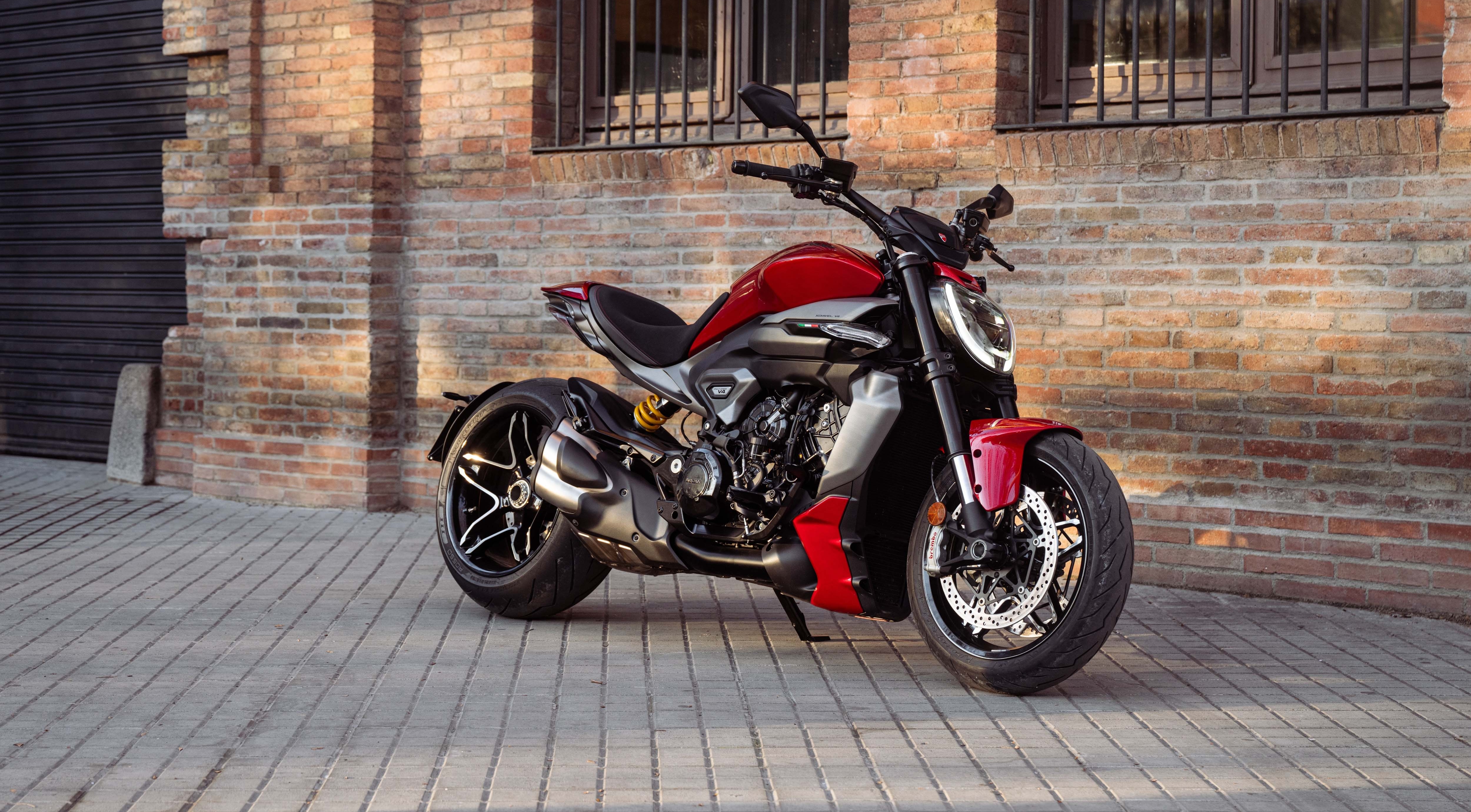 Acquire | Ducati's XDiavel puts on its racing duds with the