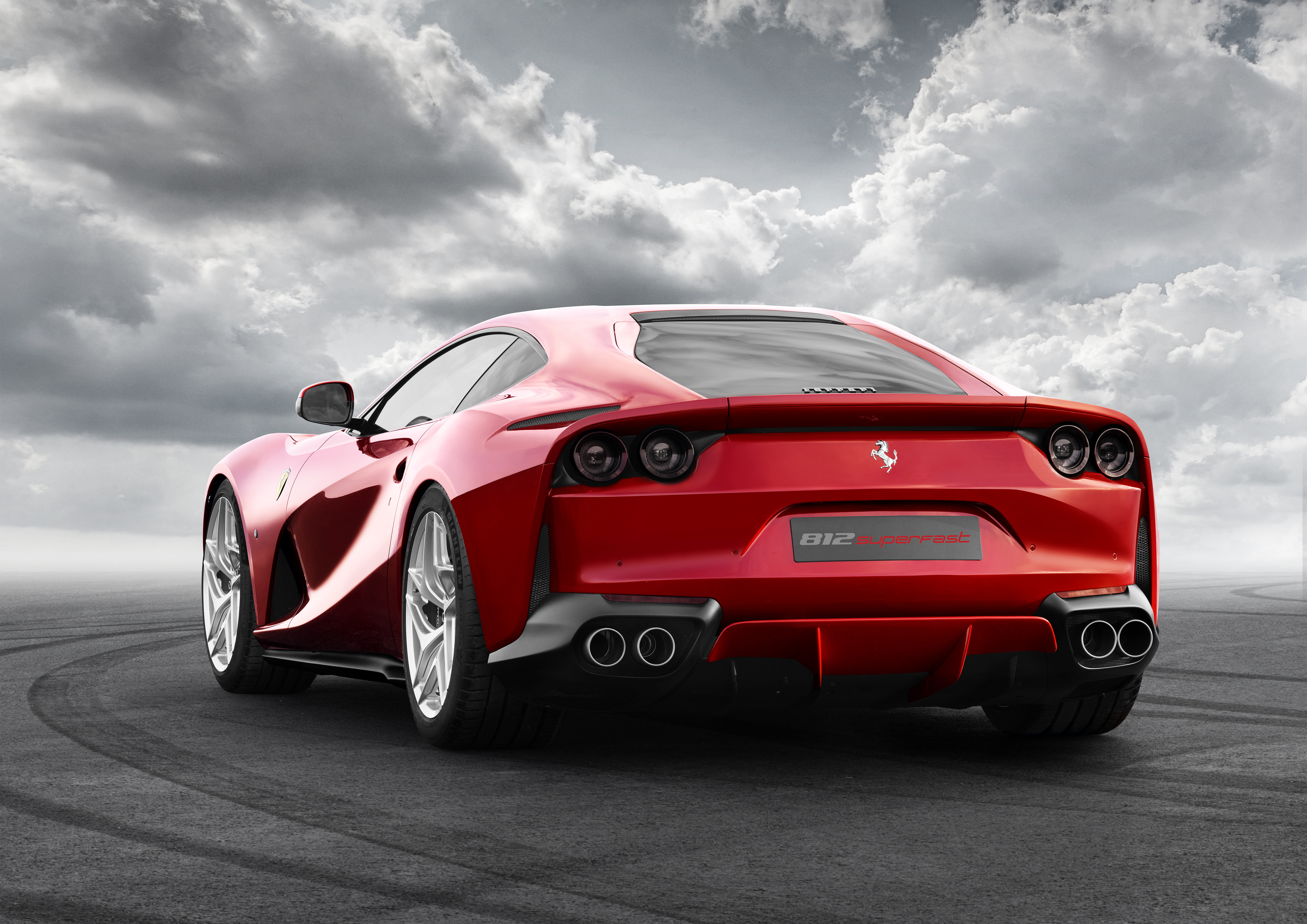 Acquire | Ferrari reveals its new super-coupe, the 812 Superfast