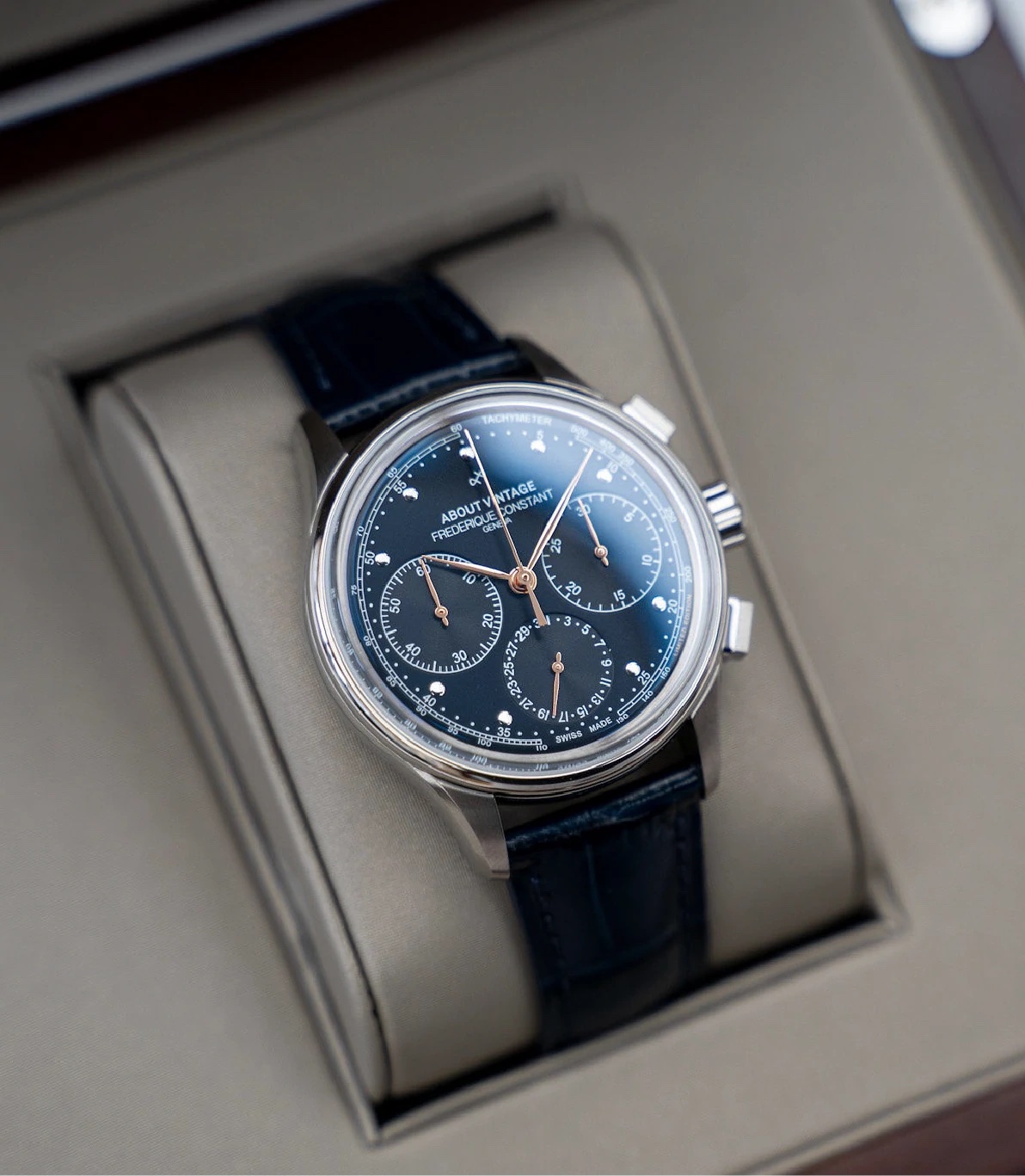Frederique Constant 時計 Frederique Constant 1988 Flyback Chronograph Manufacture About