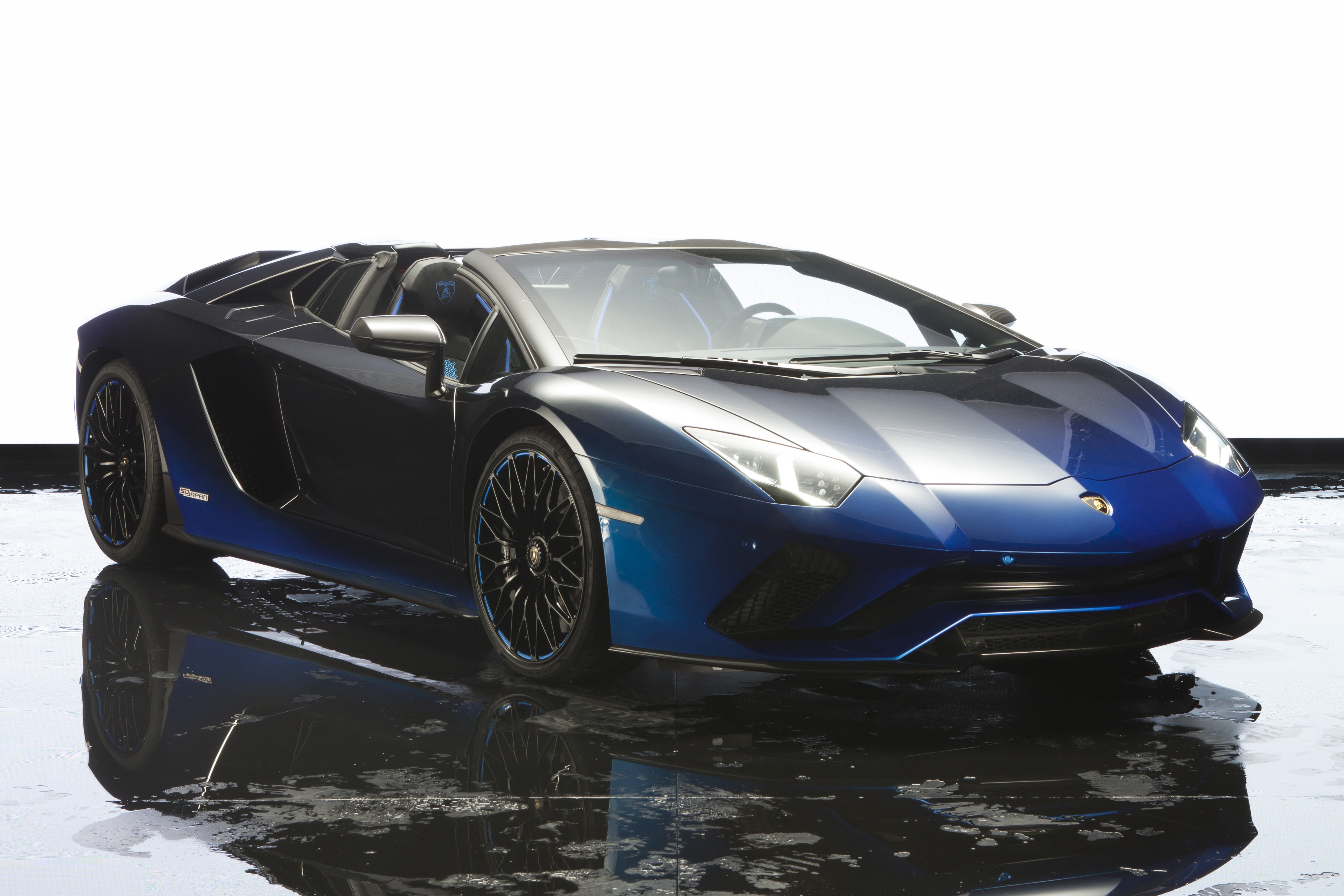 Acquire | Five exclusive Lamborghini Aventador S Roadsters were