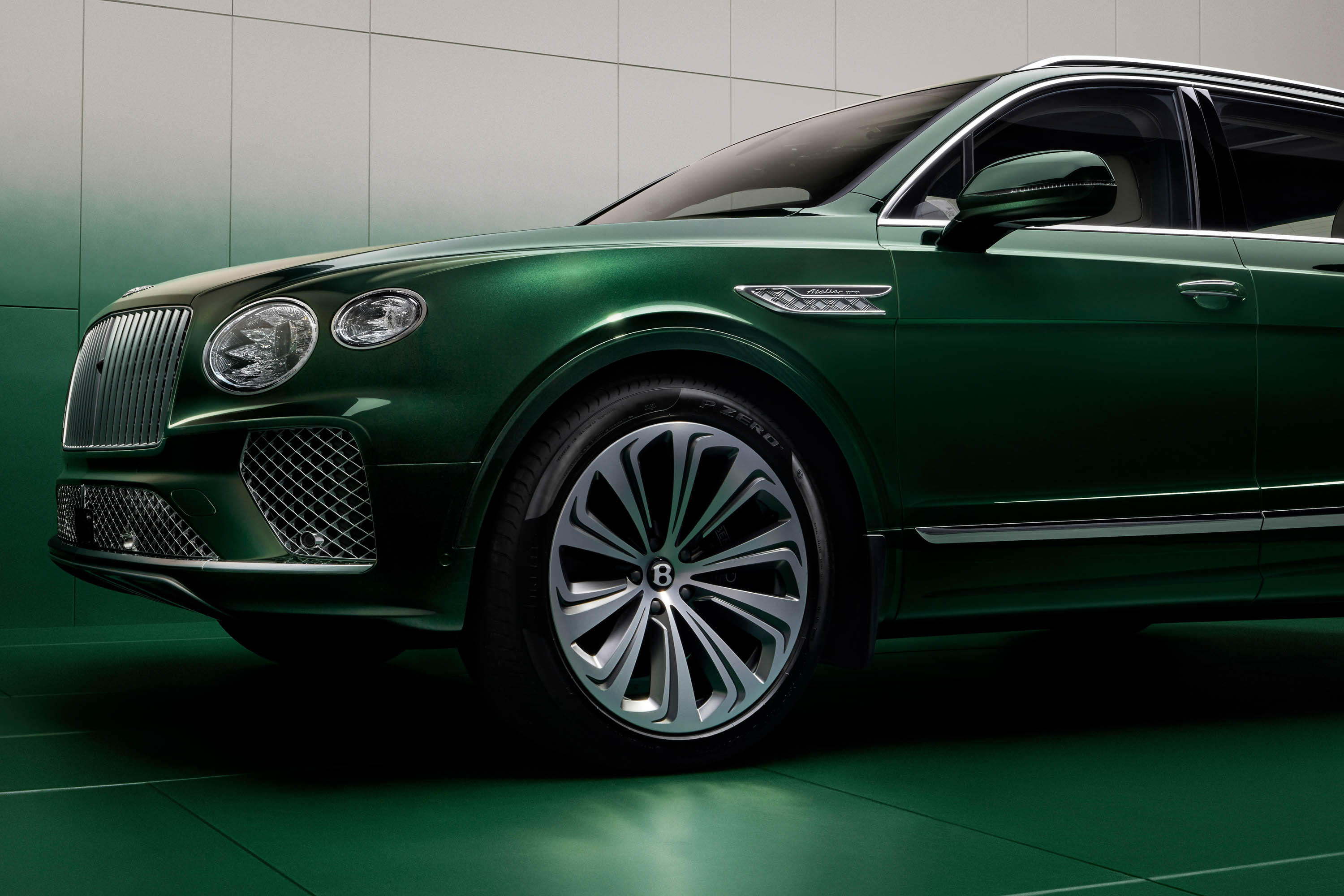 Acquire | Bentley revives five Mulliner legacy colors with the new