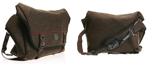 Acquire | Burton's AK457 33L Pack is built for snowy expeditions