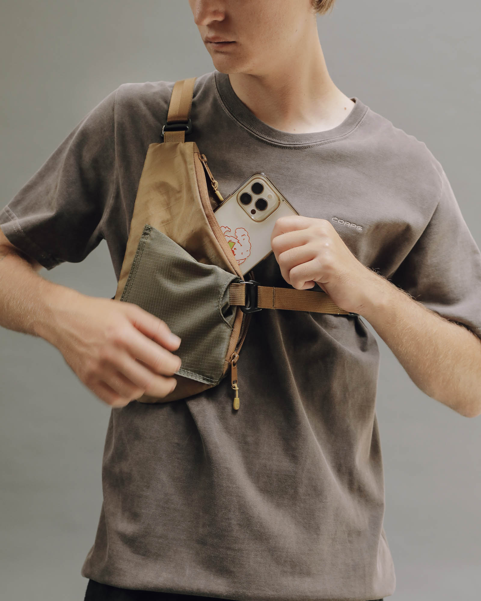 dsptch-vertical-pouch-006.jpg