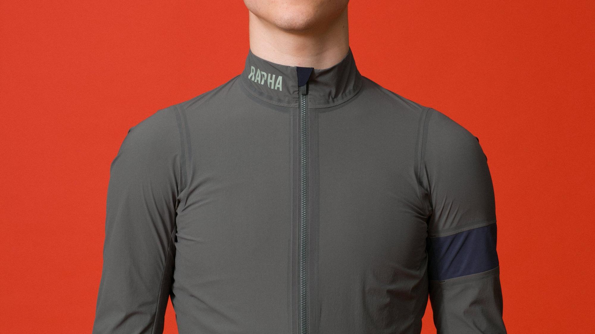 ウェア RAPHA PROTEAM LIGHTWEIGHT SHADOW JACKET Rapha Pro Team Lightweight Shadow Jacket review | Cycling Weekly