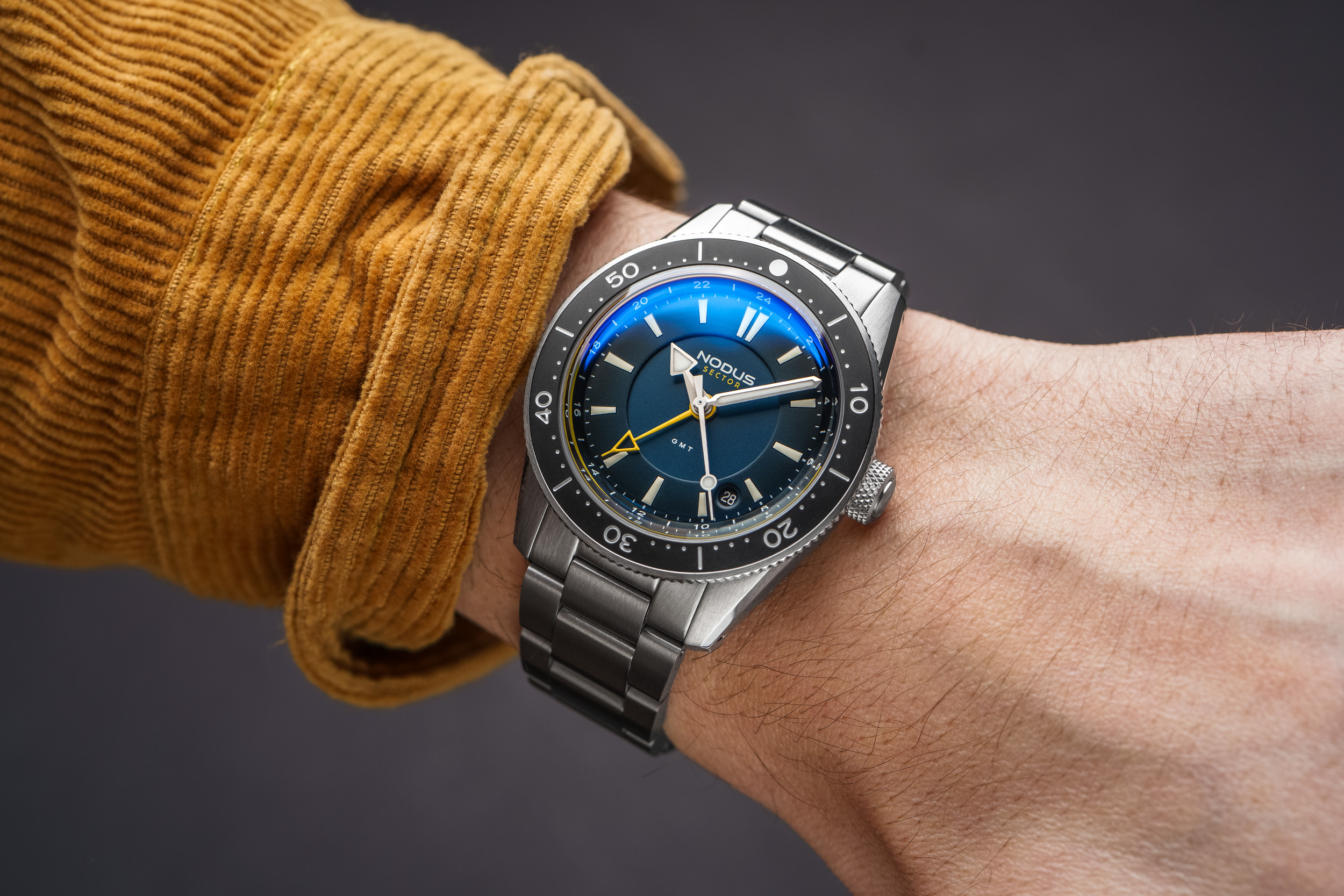 Acquire | Nodus launches the Sector II Dive GMT