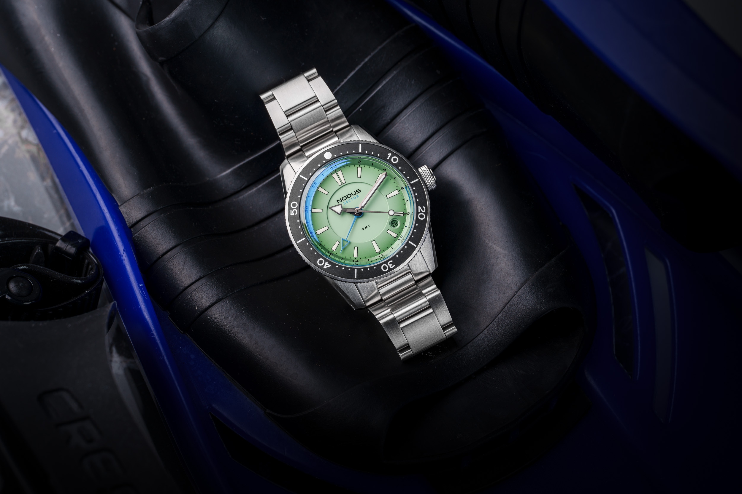 Acquire | Nodus launches the Sector II Dive GMT