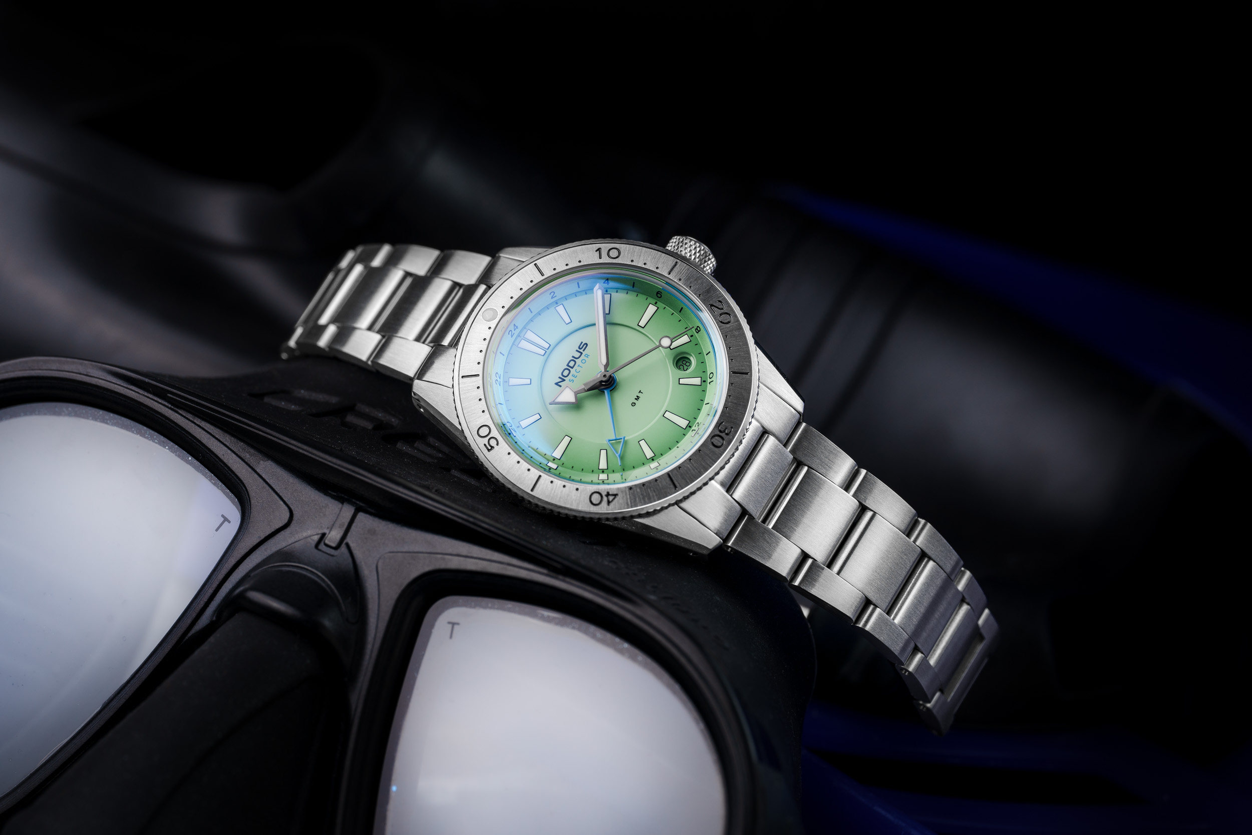 Acquire | Nodus launches the Sector II Dive GMT