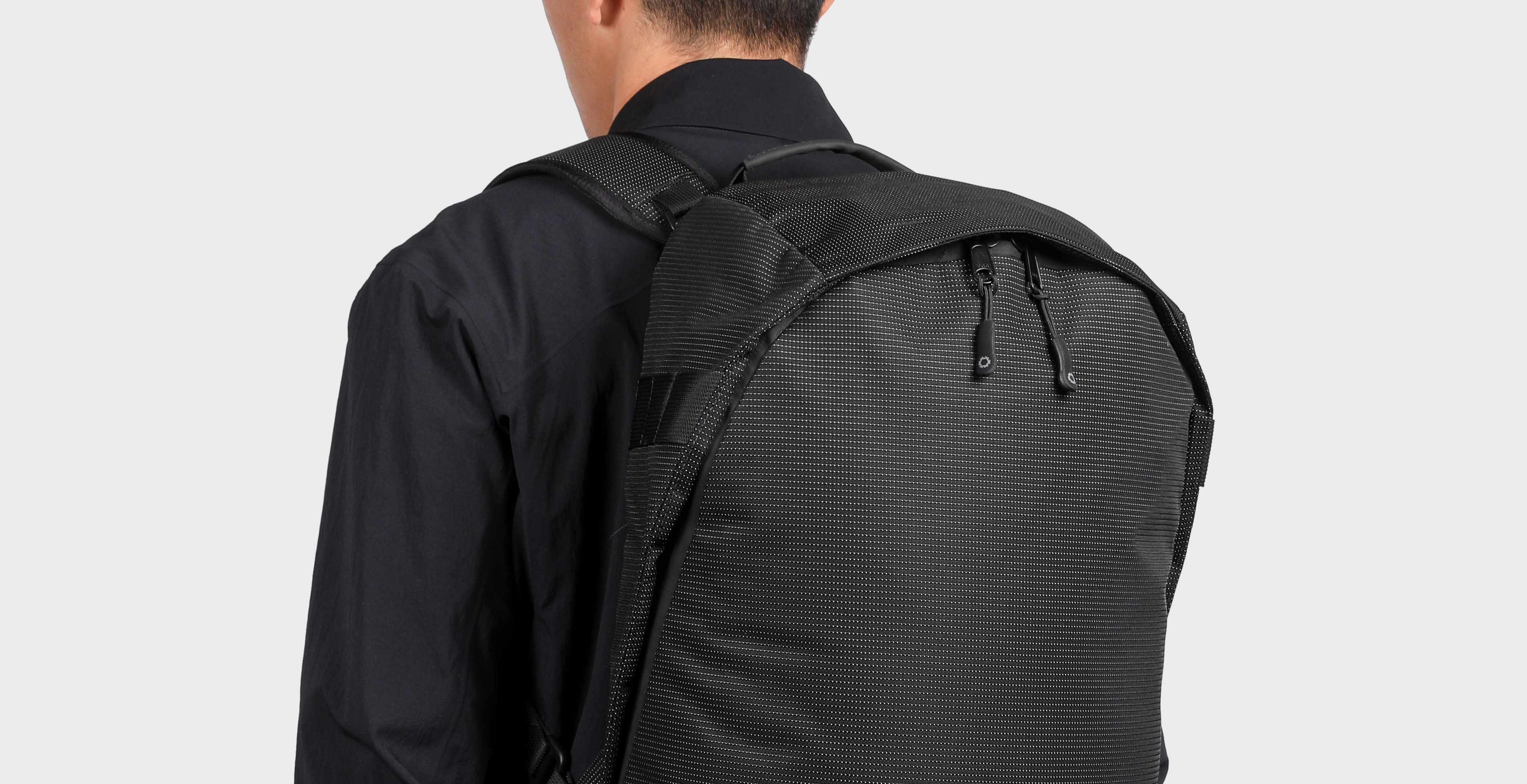 Acquire | DSPTCH launches its new range of “Dot Grid” bags