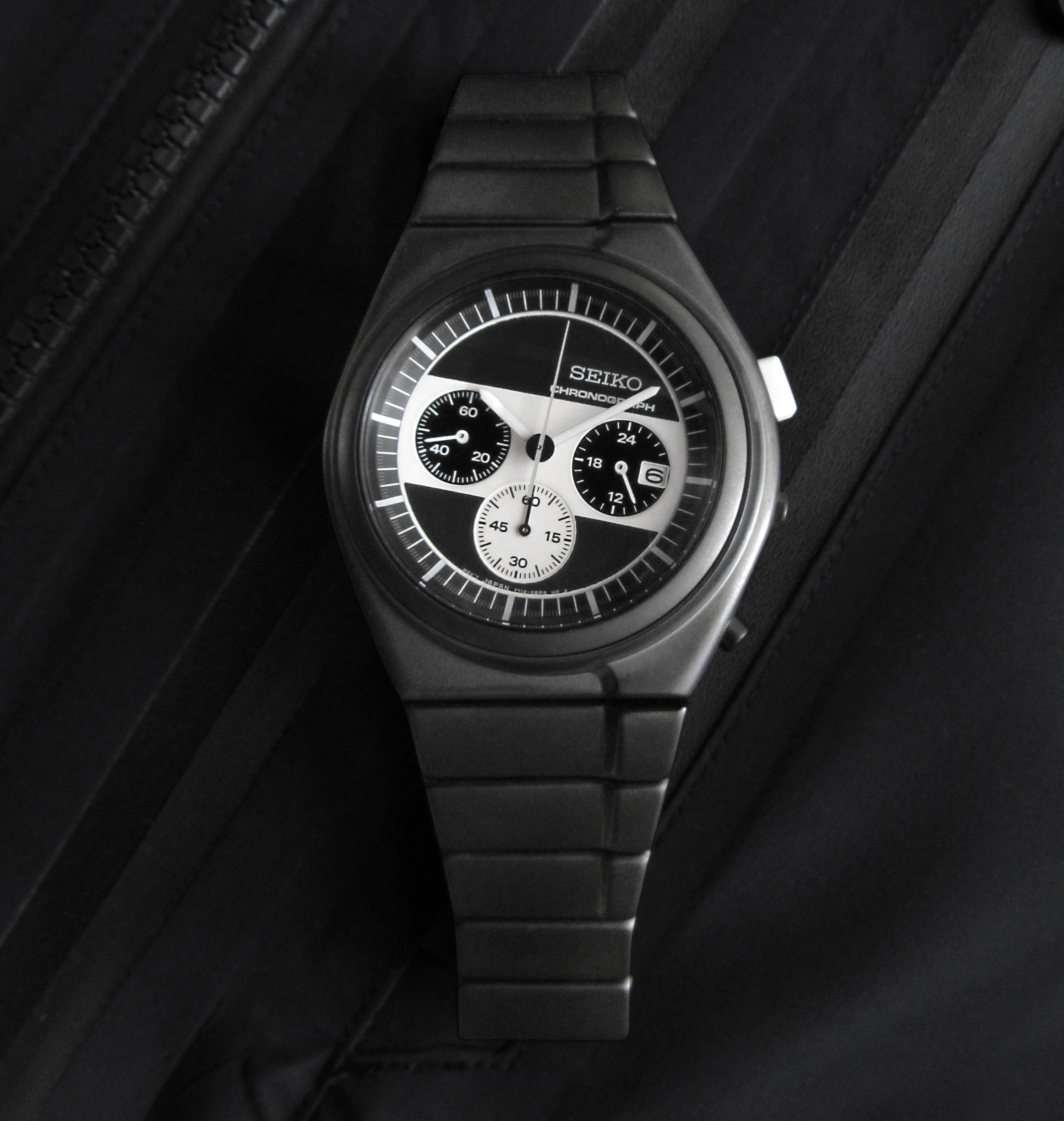 Acquire | Seiko's Riders Chronograph gets blacked out for White