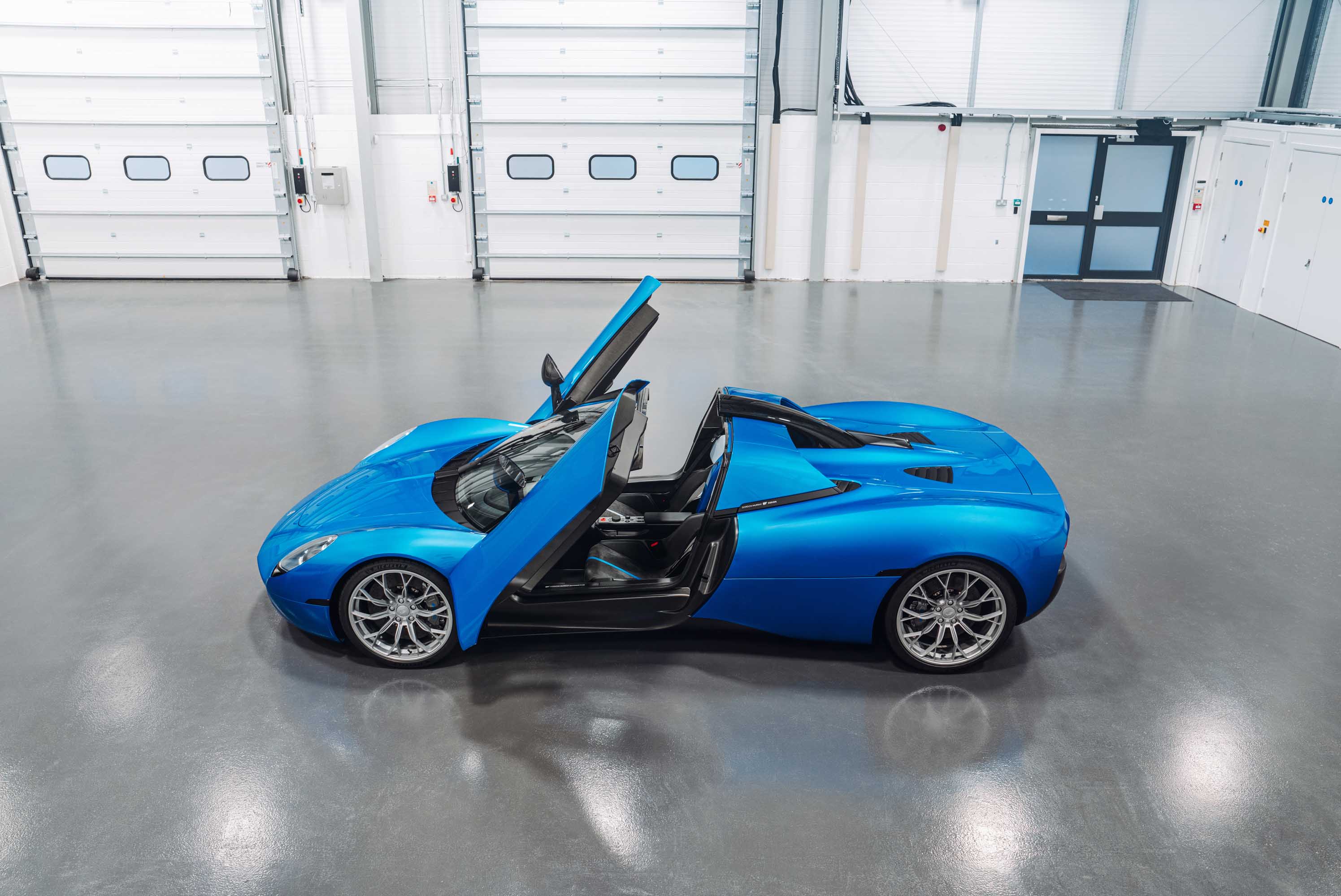 Acquire | Gordon Murray Automotive unveils its first V12 Spider